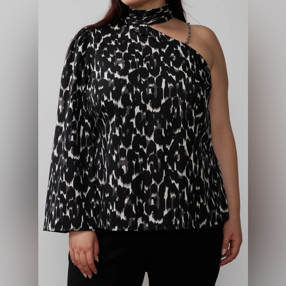 Chain Shoulder Top